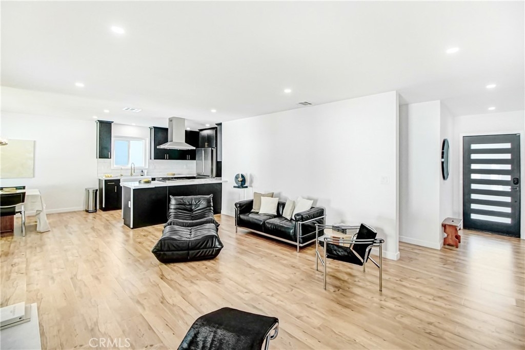 7425 W 88th Pl - Photo 4