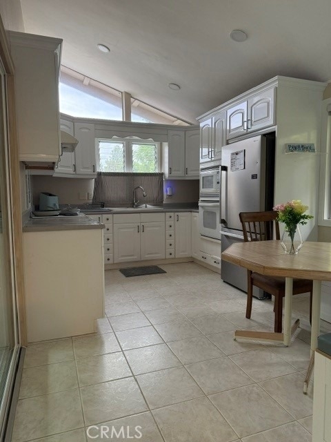 542 Via Estrada - Photo 1