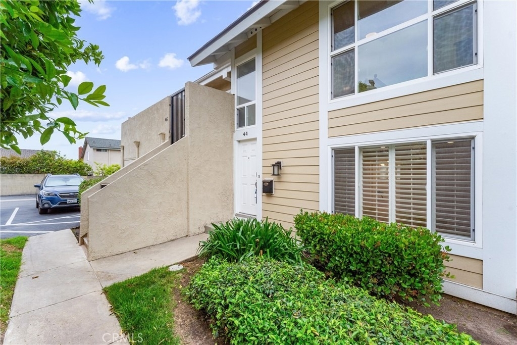 44 Elksford Avenue - Photo 1