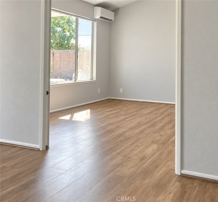 448 E Walnut Avenue - Photo 4