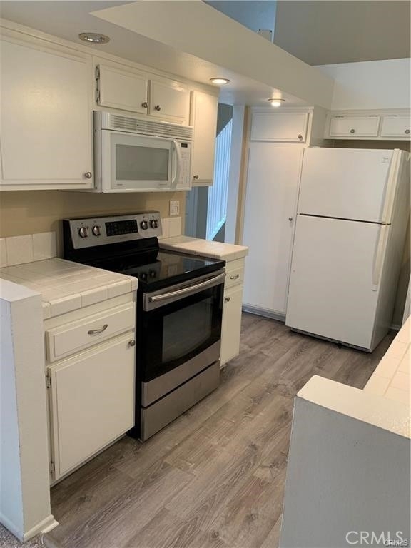 750 Wesleyan Bay - Photo 2