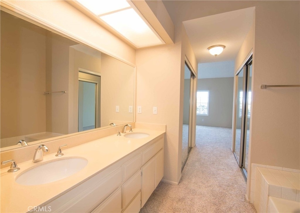750 Wesleyan Bay - Photo 5
