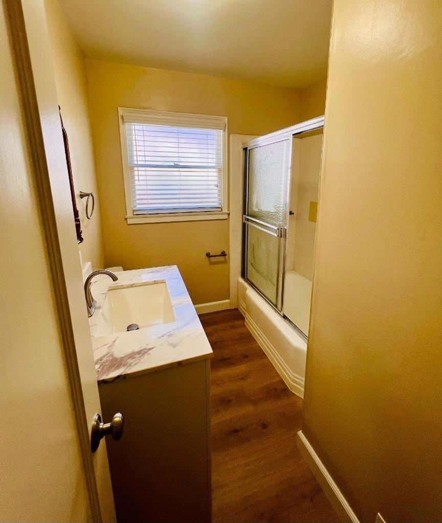 244 Brooklyn Avenue - Photo 6