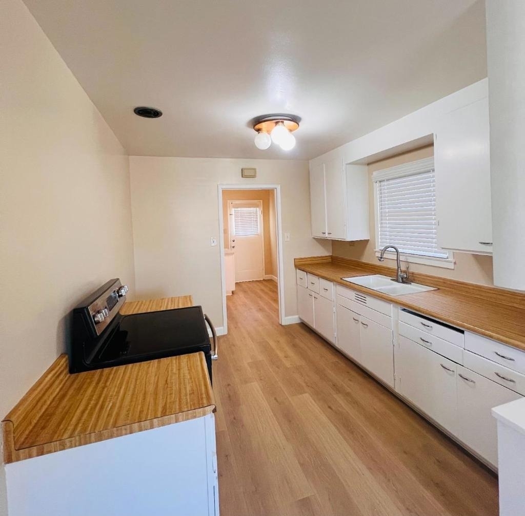 244 Brooklyn Avenue - Photo 3