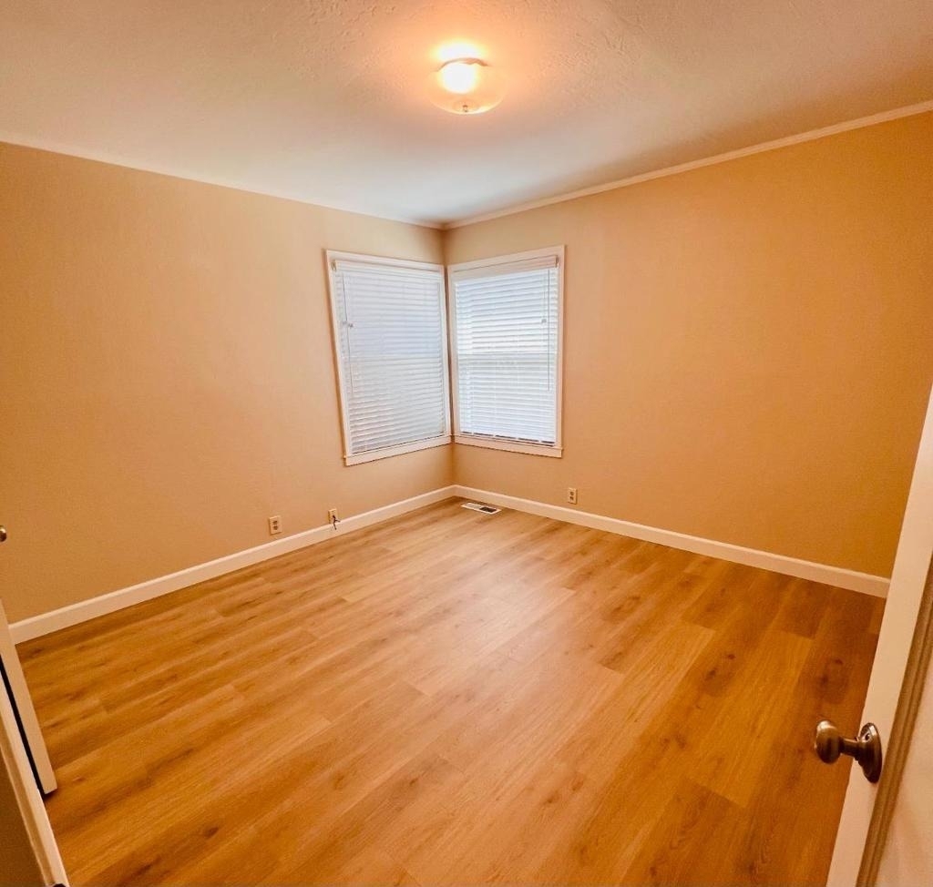 244 Brooklyn Avenue - Photo 4