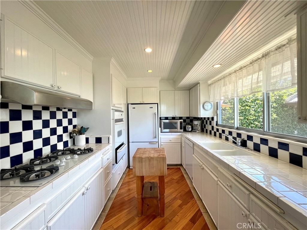 483 Aster Street - Photo 9