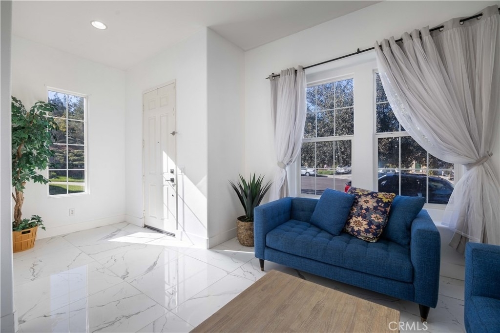 25090 Acorn Court - Photo 4