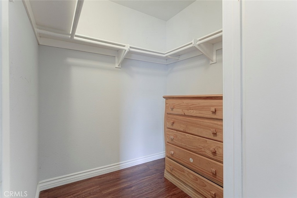 10119 Pinewood Avenue - Photo 9