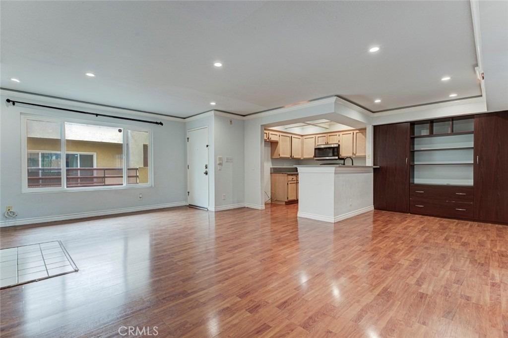 10119 Pinewood Avenue - Photo 3