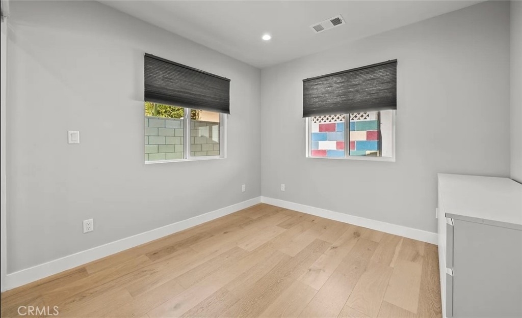 1525 N Screenland Drive - Photo 5