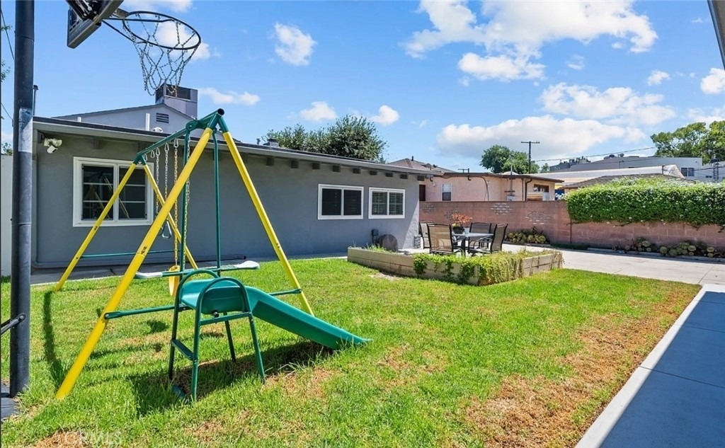 1525 N Screenland Drive - Photo 10
