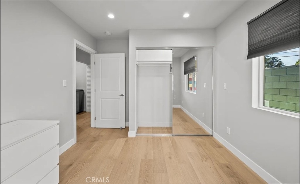 1525 N Screenland Drive - Photo 4