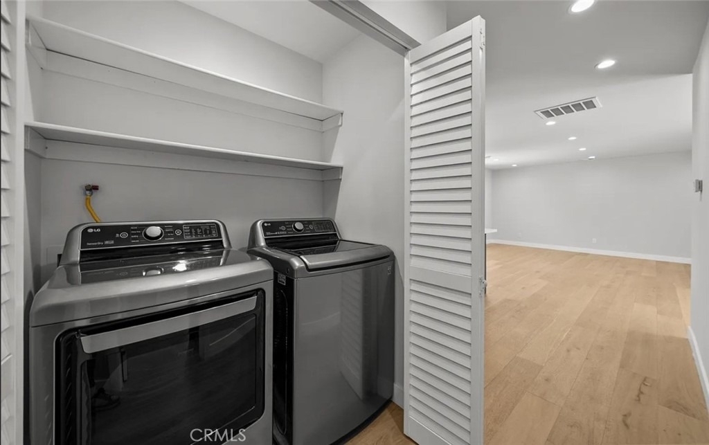 1525 N Screenland Drive - Photo 9