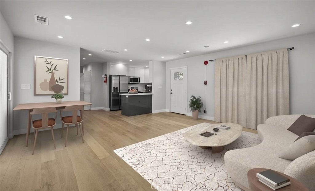 1525 N Screenland Drive - Photo 1