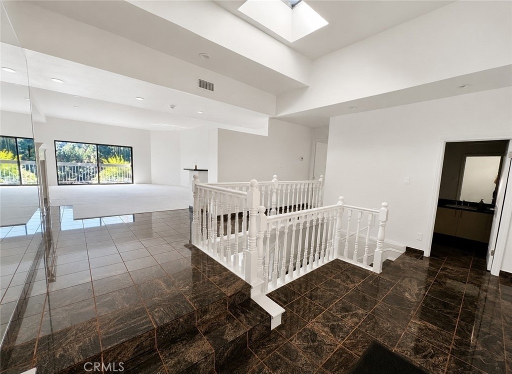 3278 Dora Verdugo - Photo 0
