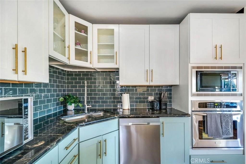 2819 Pacific Avenue - Photo 10