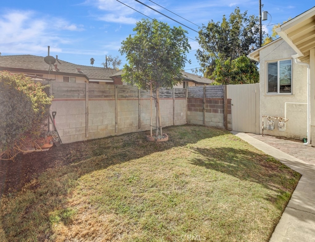 557 Rosemary Lane - Photo 0