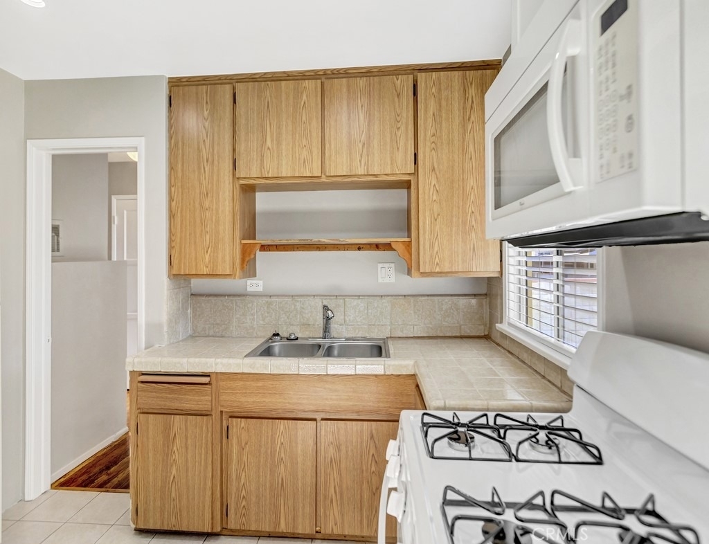 557 Rosemary Lane - Photo 15