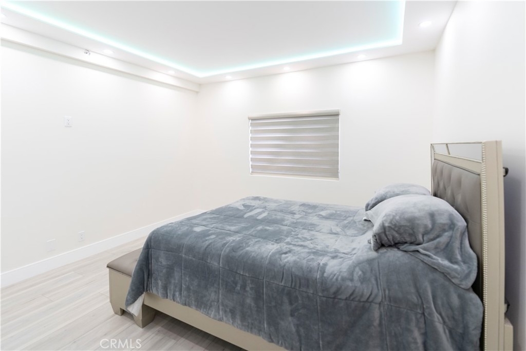 1155 N Brand Boulevard - Photo 19