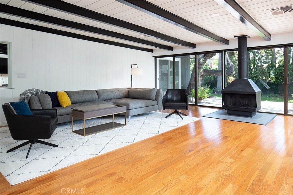 1900 Sycamore Drive - Photo 7