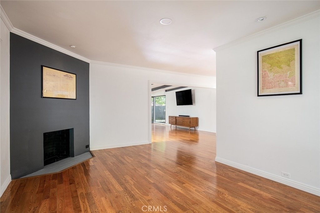 1900 Sycamore Drive - Photo 6
