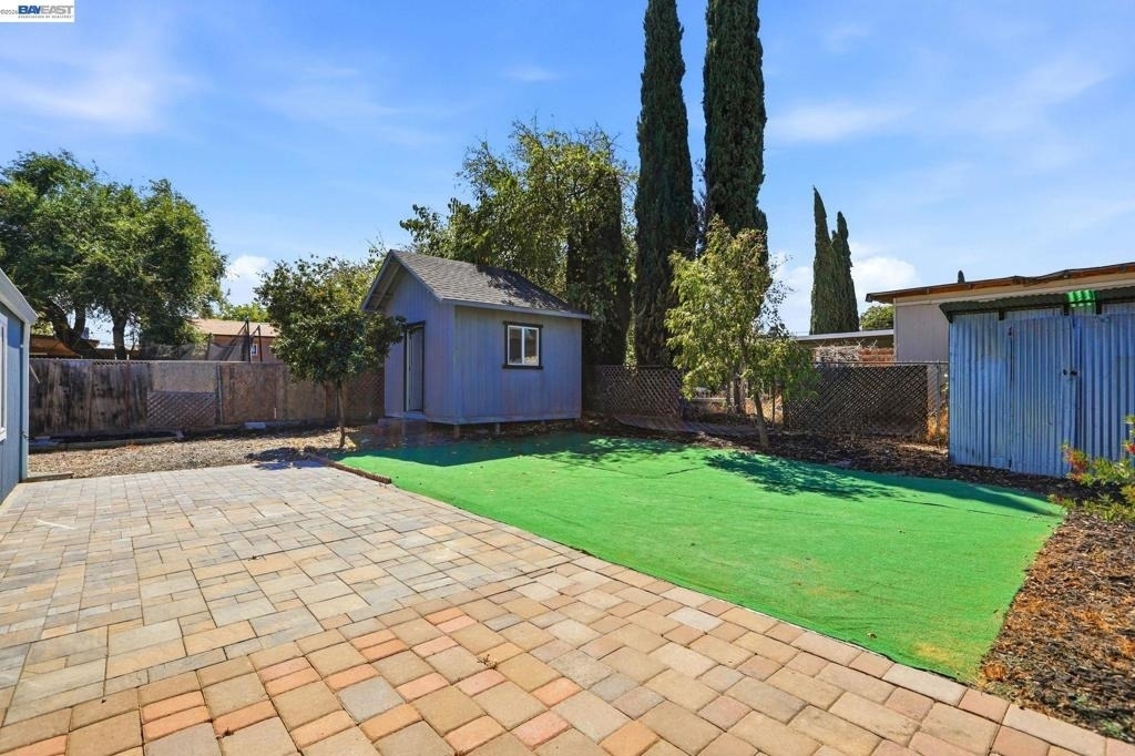 77 Breaker Dr - Photo 1