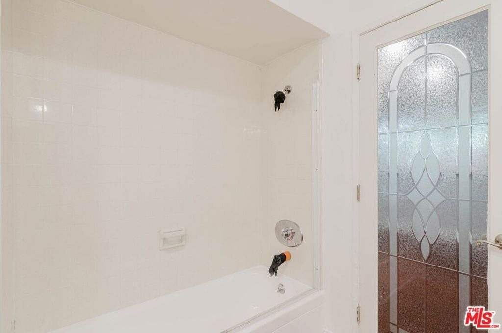 9031 Phyllis Avenue - Photo 11