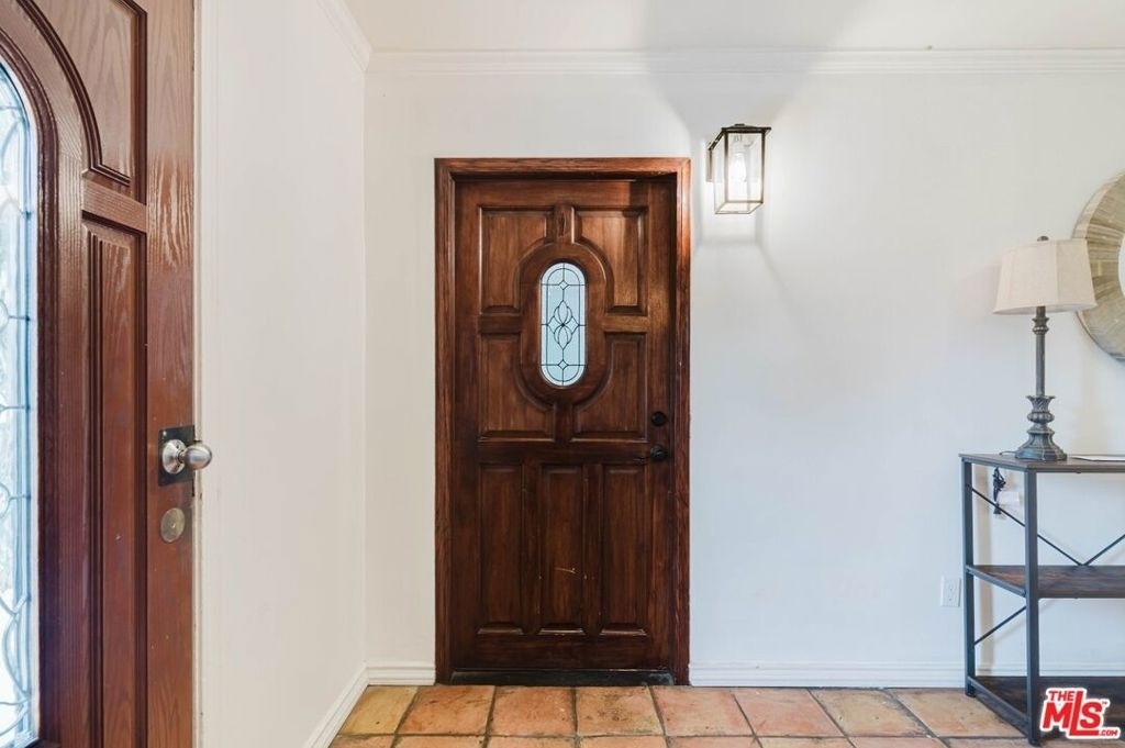 9031 Phyllis Avenue - Photo 12
