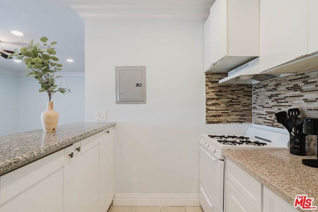 9031 Phyllis Avenue - Photo 5