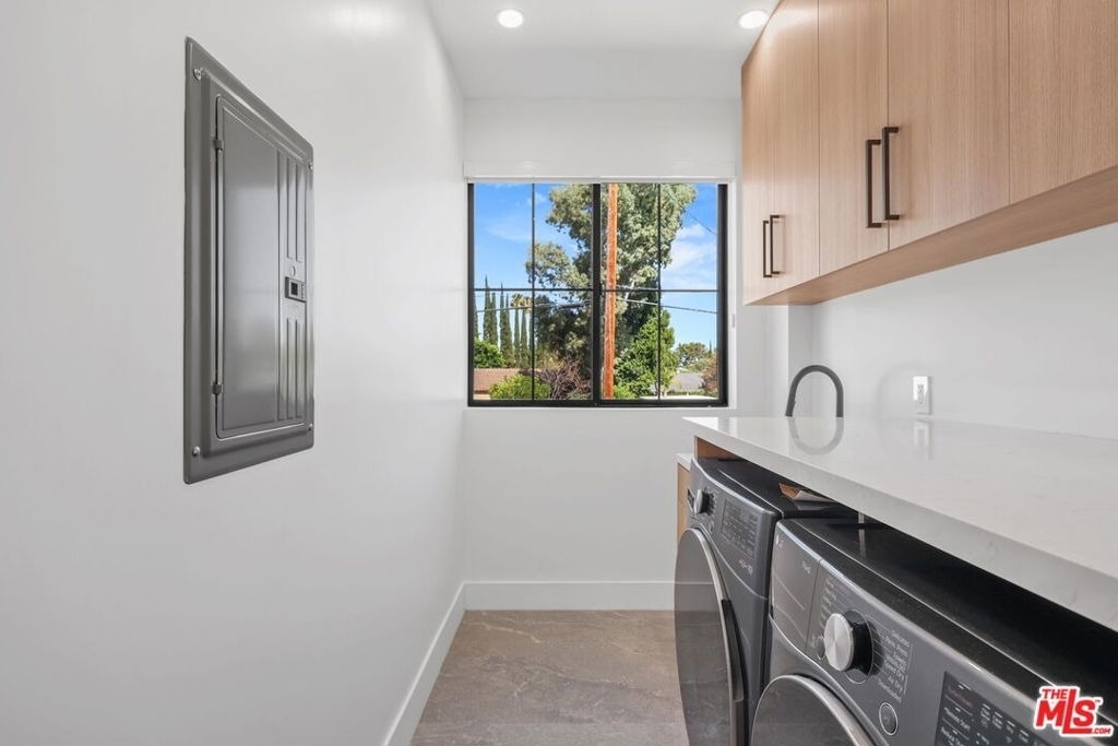 5917 Rhodes Avenue - Photo 37