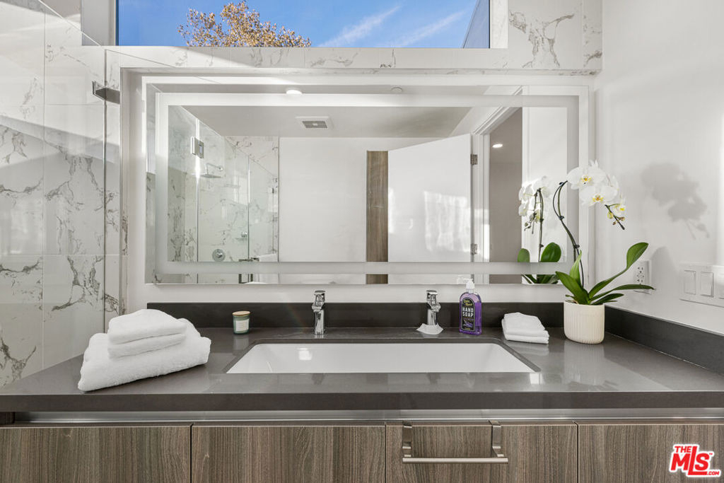 4806 Sylmar Ave Penthouse - Photo 44