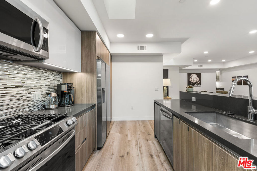 4806 Sylmar Ave Penthouse - Photo 6