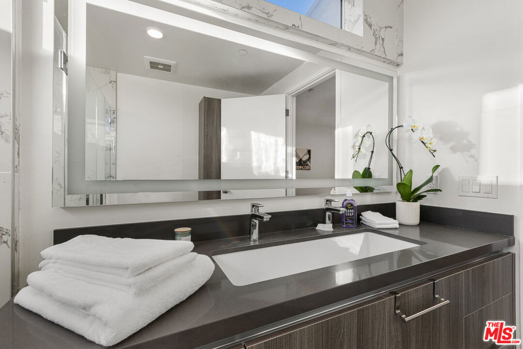 4806 Sylmar Ave Penthouse - Photo 43