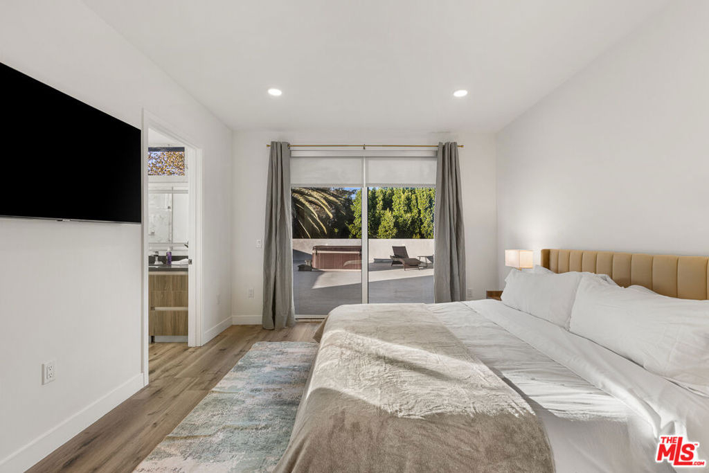 4806 Sylmar Ave Penthouse - Photo 13