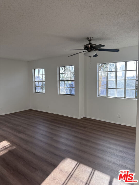 138 N Mariposa Avenue - Photo 5