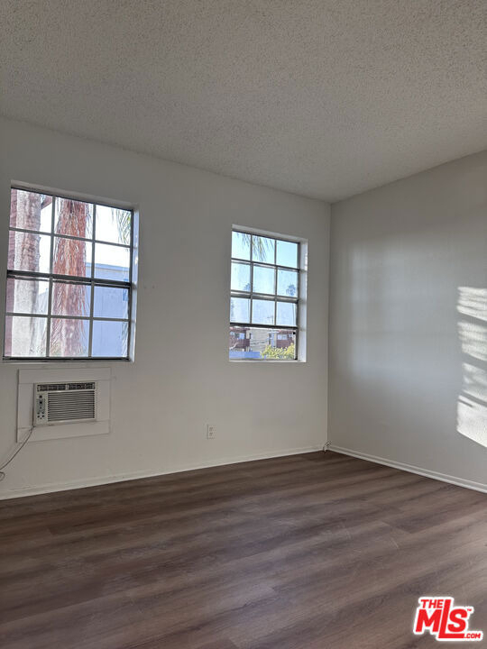 138 N Mariposa Avenue - Photo 7