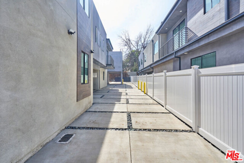 13928 Bessemer Street - Photo 3