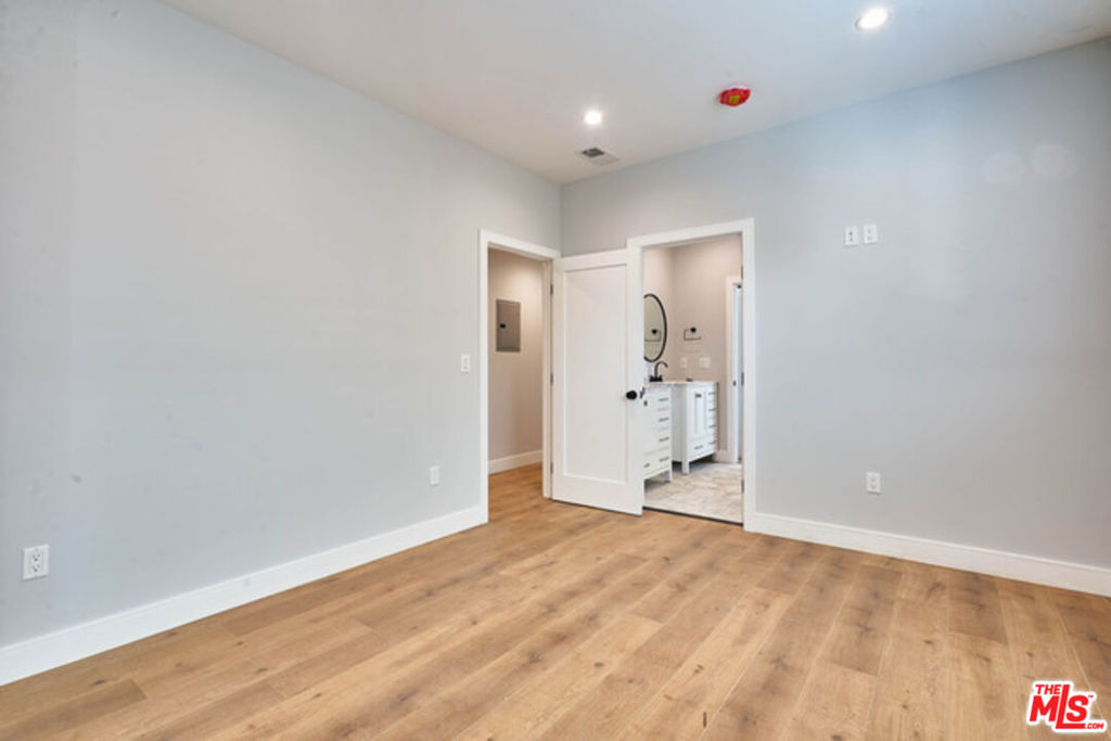 13928 Bessemer Street - Photo 10
