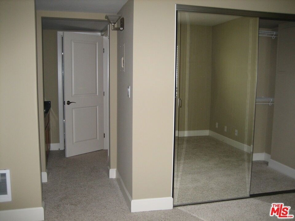 10982 Roebling Avenue - Photo 4