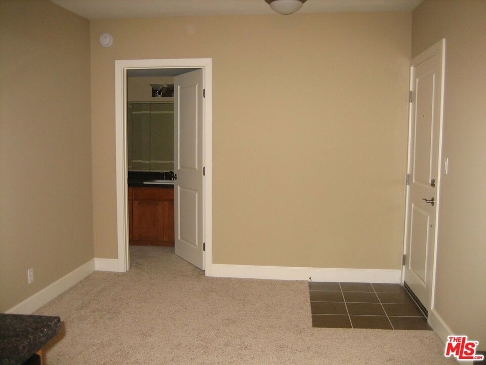 10982 Roebling Avenue - Photo 3