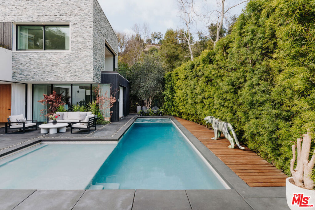 7681 Willow Glen Road - Photo 20