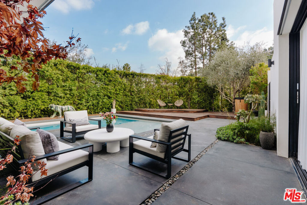 7681 Willow Glen Road - Photo 21