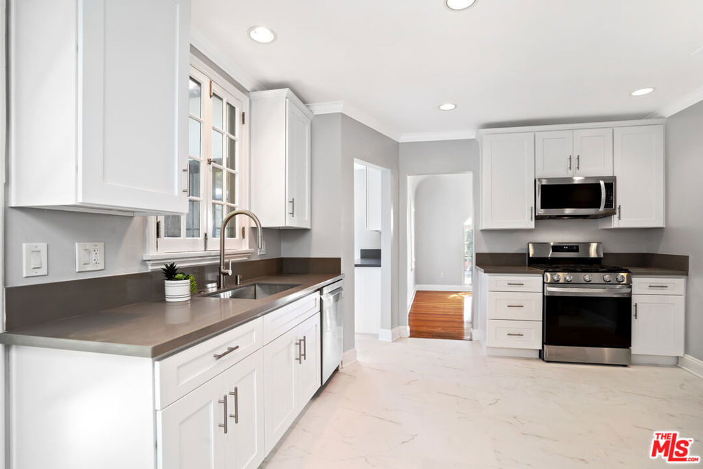 1201 Hauser Boulevard - Photo 16