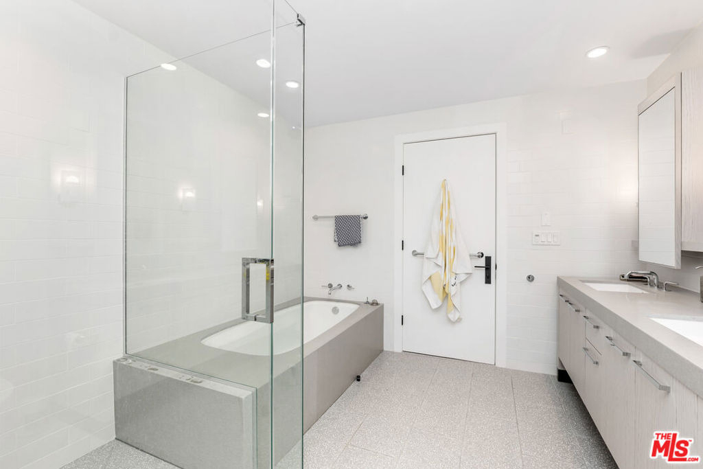 10777 Wilshire Boulevard - Photo 11