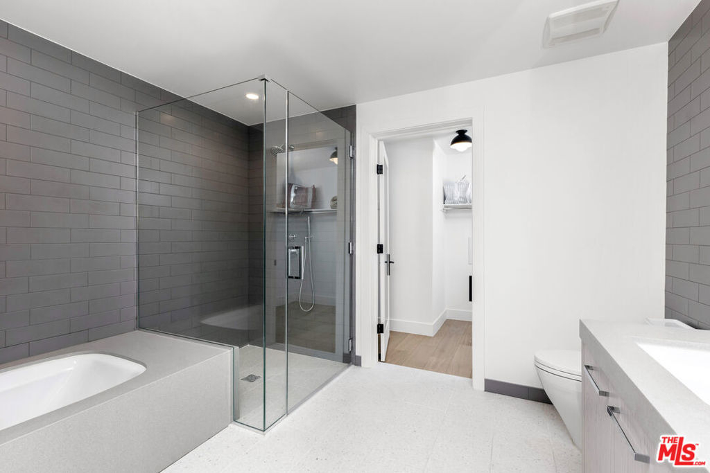 10777 Wilshire Boulevard - Photo 14