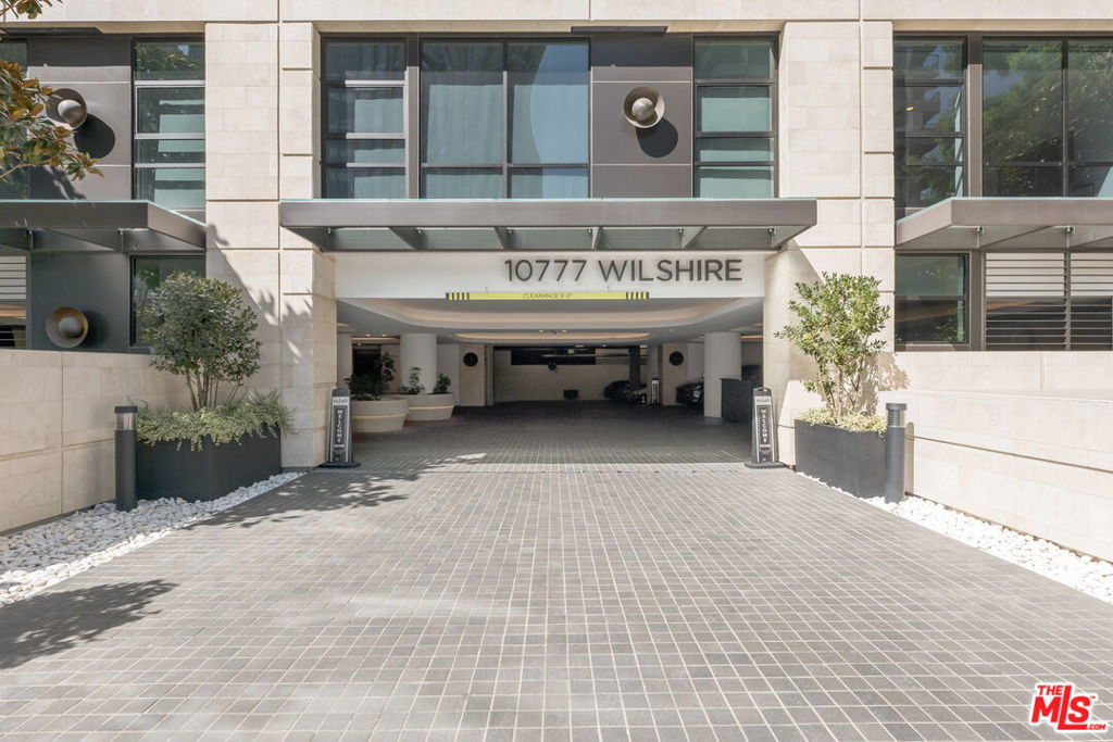 10777 Wilshire Boulevard - Photo 0