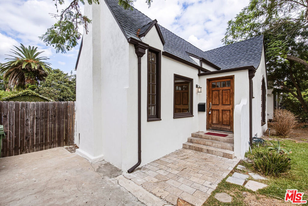 525 N Crescent Heights Boulevard - Photo 2