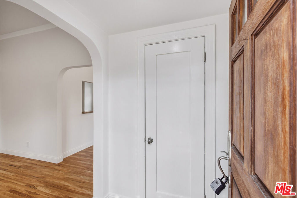 525 N Crescent Heights Boulevard - Photo 4