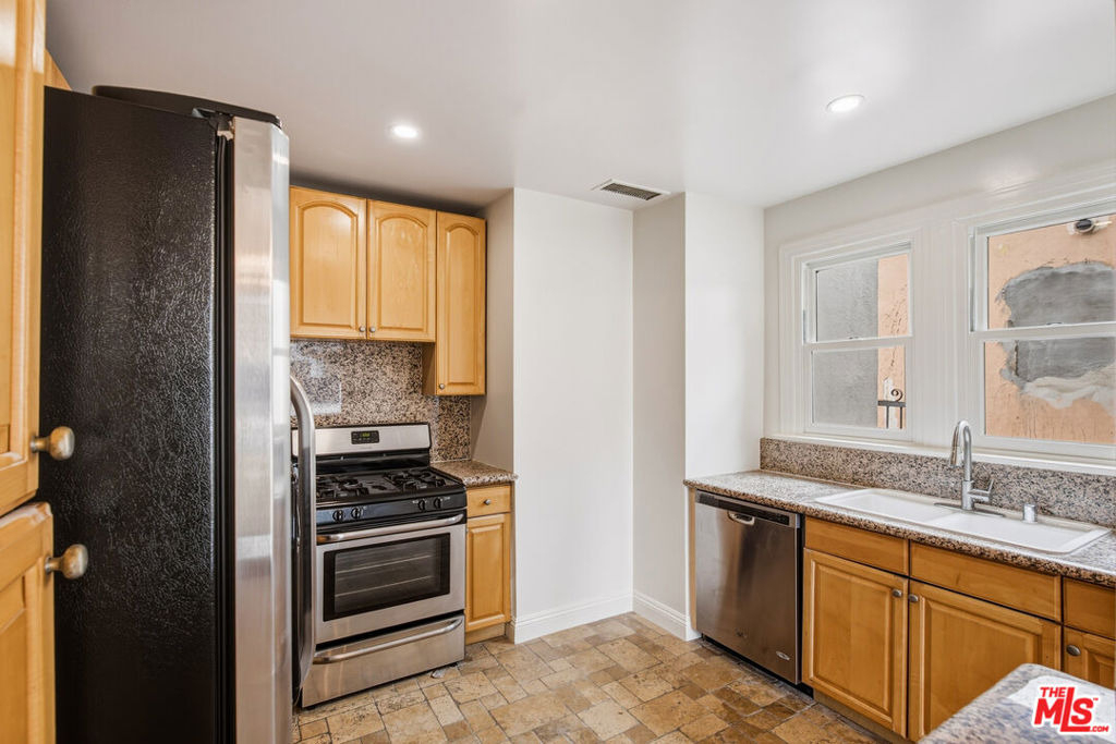 525 N Crescent Heights Boulevard - Photo 15