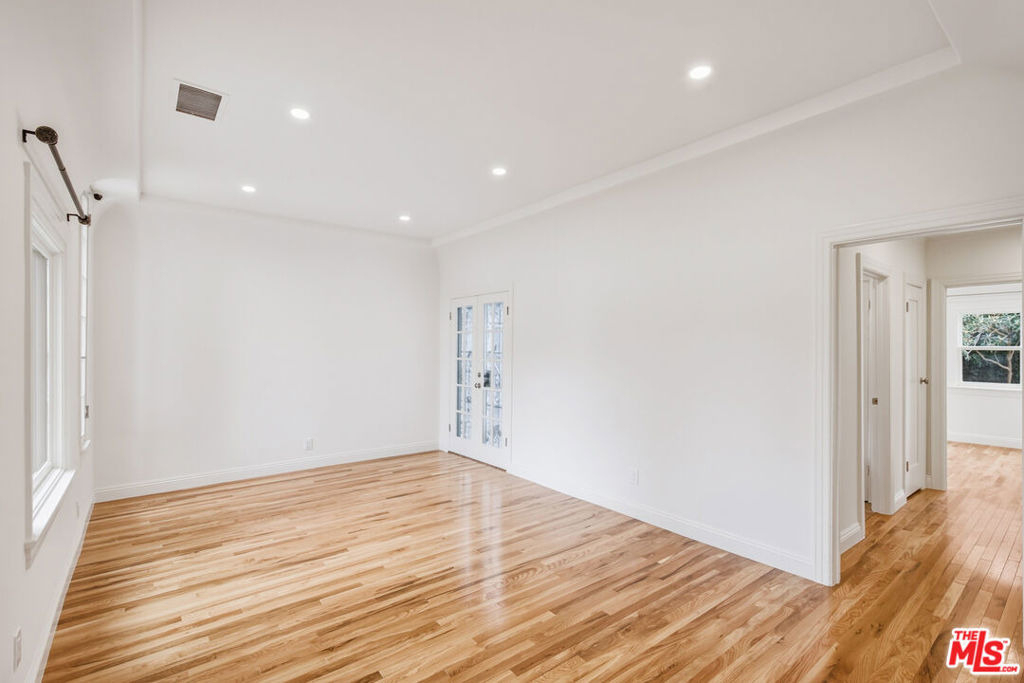 525 N Crescent Heights Boulevard - Photo 6